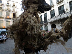 Festival Und&agrave;rius 2016. Espectacle de carrer &Oacute;ssos del Pirineu, amb la Companyia Tutatis