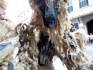 Festival Und&agrave;rius 2016. Espectacle de carrer &Oacute;ssos del Pirineu, amb la Companyia Tutatis
