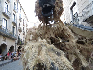 Festival Und&agrave;rius 2016. Espectacle de carrer &Oacute;ssos del Pirineu, amb la Companyia Tutatis