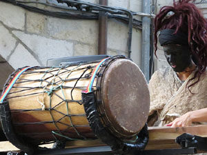 Festival Und&agrave;rius 2016. Espectacle de carrer &Oacute;ssos del Pirineu, amb la Companyia Tutatis