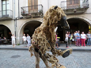 Festival Und&agrave;rius 2016. Espectacle de carrer &Oacute;ssos del Pirineu, amb la Companyia Tutatis