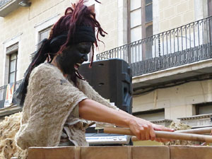 Festival Und&agrave;rius 2016. Espectacle de carrer &Oacute;ssos del Pirineu, amb la Companyia Tutatis