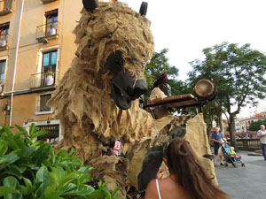 Festival Und&agrave;rius 2016. Espectacle de carrer &Oacute;ssos del Pirineu, amb la Companyia Tutatis
