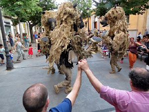 Festival Und&agrave;rius 2016. Espectacle de carrer &Oacute;ssos del Pirineu, amb la Companyia Tutatis