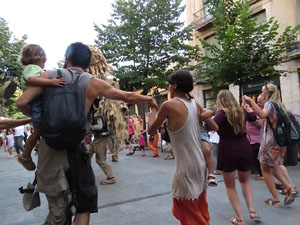 Festival Und&agrave;rius 2016. Espectacle de carrer &Oacute;ssos del Pirineu, amb la Companyia Tutatis