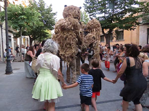 Festival Und&agrave;rius 2016. Espectacle de carrer &Oacute;ssos del Pirineu, amb la Companyia Tutatis
