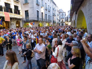 11 de setembre 2017. Concentraci&oacute; a la pla&ccedil;a del Vi en defensa del refer&egrave;ndum
