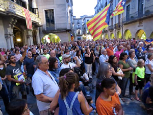11 de setembre 2017. Concentraci&oacute; a la pla&ccedil;a del Vi en defensa del refer&egrave;ndum