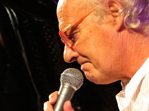 XI Marxa de Torxes. Concert de Joan Isaac a la pla&ccedil;a de la Catedral