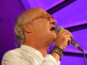 XI Marxa de Torxes. Concert de Joan Isaac a la pla&ccedil;a de la Catedral