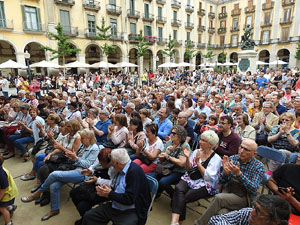 Festival A Capella 2017. Actuaci&oacute; de la Coral X&agrave;ntica a la pla&ccedil;a de la Independ&egrave;ncia