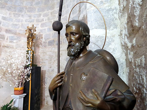 Imatges de Sant Jaume i la Mare de D&eacute;u del Pilar a l'interior de la capella