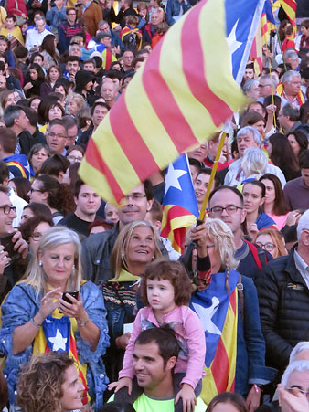 Concentraci&oacute; a la pla&ccedil;a de la Constituci&oacute;