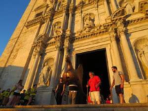 Corpus 2017. Assaig del ball de l'&Agrave;liga a la nau de la Catedral de Santa Maria