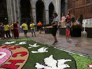 Corpus 2017. Assaig del ball de l'&Agrave;liga a la nau de la Catedral de Santa Maria
