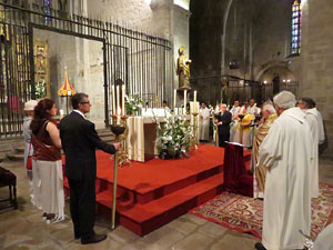 Corpus 2017. Entrada a l'esgl&eacute;sia de Sant Feliu