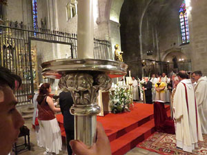 Corpus 2017. Entrada a l'esgl&eacute;sia de Sant Feliu