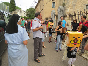 Festa Major de Sant Daniel 2017 - Cercavila des del mirador de Montorr&oacute; a la placeta d'entrada del Monestir de Sant Daniel
