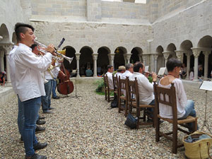 Festa Major de Sant Daniel 2017 - Audici&oacute; i ballada de la Sardana de les monges al claustre del Monestir de Sant Daniel