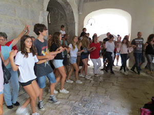 Festa Major de Sant Daniel 2017 - Audici&oacute; i ballada de la Sardana de les monges al claustre del Monestir de Sant Daniel