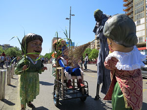 Festes de Primavera de Girona 2017. Penjada del Tarl&agrave;. La cercavila