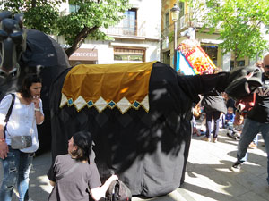 Festes de Primavera de Girona 2017. Cercavila de mulasses amb la Mula Baba i l'Ase de Bessan