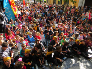 Festes de Primavera de Girona 2017. Cercavila de mulasses amb la Mula Baba i l'Ase de Bessan