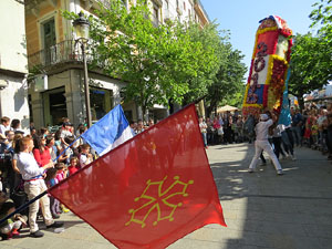Festes de Primavera de Girona 2017. Cercavila de mulasses amb la Mula Baba i l'Ase de Bessan