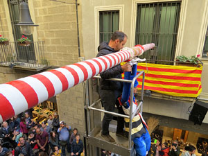 Festes de Primavera de Girona 2017. Penjada del Tarl&agrave;