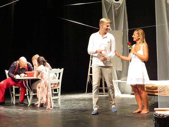 FITAG 2017 - Espectacle 'Un barret de copa', coproducci&oacute; FITAG17 Girona (Catalunya) i Szczecin (Pol&ograve;nia)