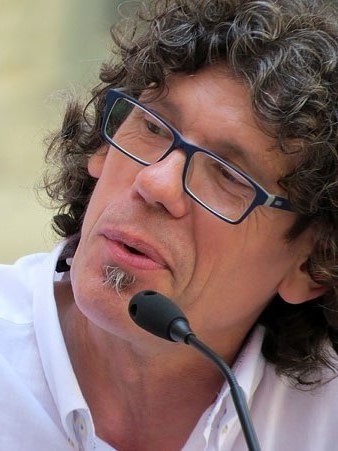 Llu&iacute;s Freixas, director de la Casa de Cultura, durant la presentaci&oacute;