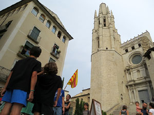 Arribada a Girona de la Flama del Canig&oacute; 2017