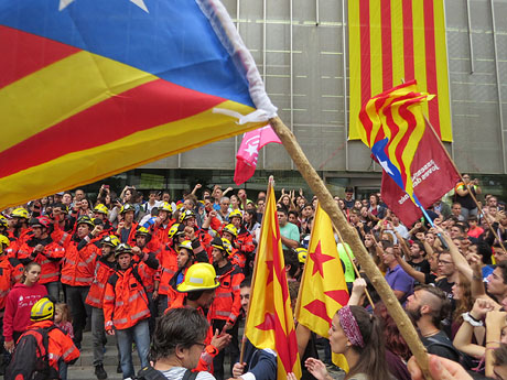 3 d'octubre 2017. Aturada general. Manifestaci&oacute; 'Rep&uacute;blica!' pels carrers de la ciutat i el Parc de la Devesa