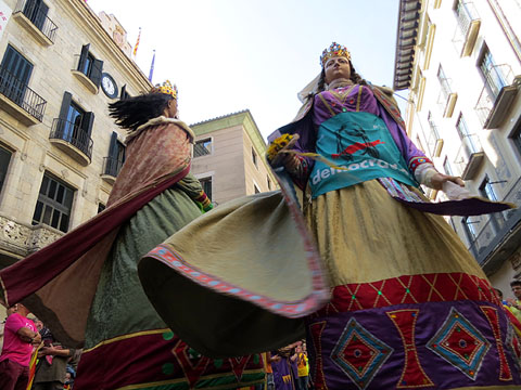 Ball dels gegants de la ciutat a la pla&ccedil;a del Vi