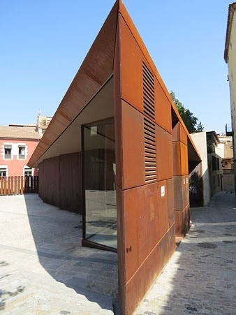 Estructura de l'acc&eacute;s a l'aparcament de la pla&ccedil;a
