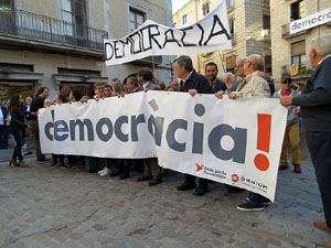 Marxa d'acompanyament a l'alcaldessa Marta Madrenas, cridada a declarar per haver signat un decret a favor del refer&egrave;ndum 