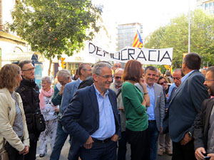 Marxa d'acompanyament a l'alcaldessa Marta Madrenas, cridada a declarar per haver signat un decret a favor del refer&egrave;ndum 