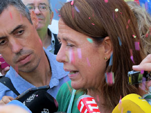 Arribada i sortida de l'alcaldessa Marta Madrenas del Palau de Just&iacute;cia