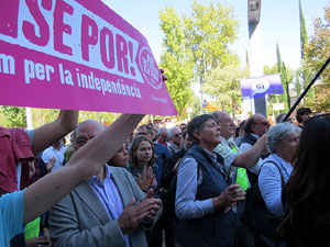 Arribada i sortida de l'alcaldessa Marta Madrenas del Palau de Just&iacute;cia