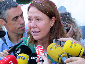 Arribada i sortida de l'alcaldessa Marta Madrenas del Palau de Just&iacute;cia
