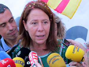 Arribada i sortida de l'alcaldessa Marta Madrenas del Palau de Just&iacute;cia
