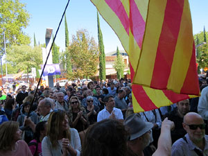 Arribada i sortida de l'alcaldessa Marta Madrenas del Palau de Just&iacute;cia