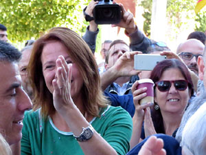 Arribada i sortida de l'alcaldessa Marta Madrenas del Palau de Just&iacute;cia