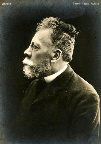 Retrat d'estudi d'&Agrave;ngel Guimer&agrave;. 1900-1905