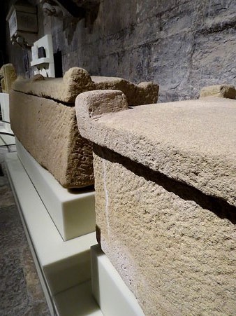Sarc&ograve;fags cristians, pedra sorrenca, segle V-VII dC. Necr&ograve;polis romanocristiana de Santa Susanna del Mercadal