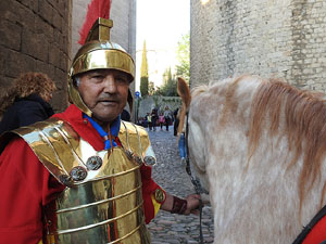 Setmana Santa 2017 a Girona. Sortida dels Manaies per lliurar el Pen&oacute;