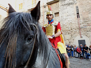 Setmana Santa 2017 a Girona. Sortida dels Manaies per lliurar el Pen&oacute;