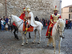 Setmana Santa 2017 a Girona. Sortida dels Manaies per lliurar el Pen&oacute;