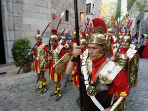 Setmana Santa 2017 a Girona. Sortida dels Manaies per lliurar el Pen&oacute;