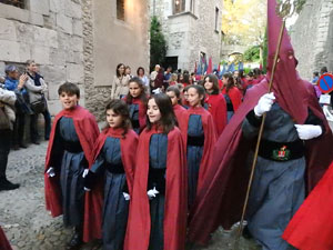 Setmana Santa 2017 a Girona. Sortida dels Manaies per lliurar el Pen&oacute;